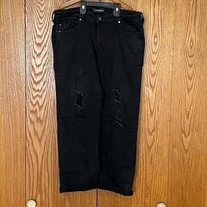 Womens distressed black jean by Liverpool. Size 14/32